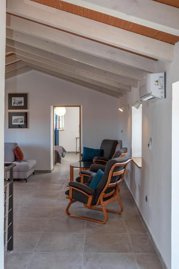 Villa Moderno 3 Casa Vecchia à Peroj Extérieur photo